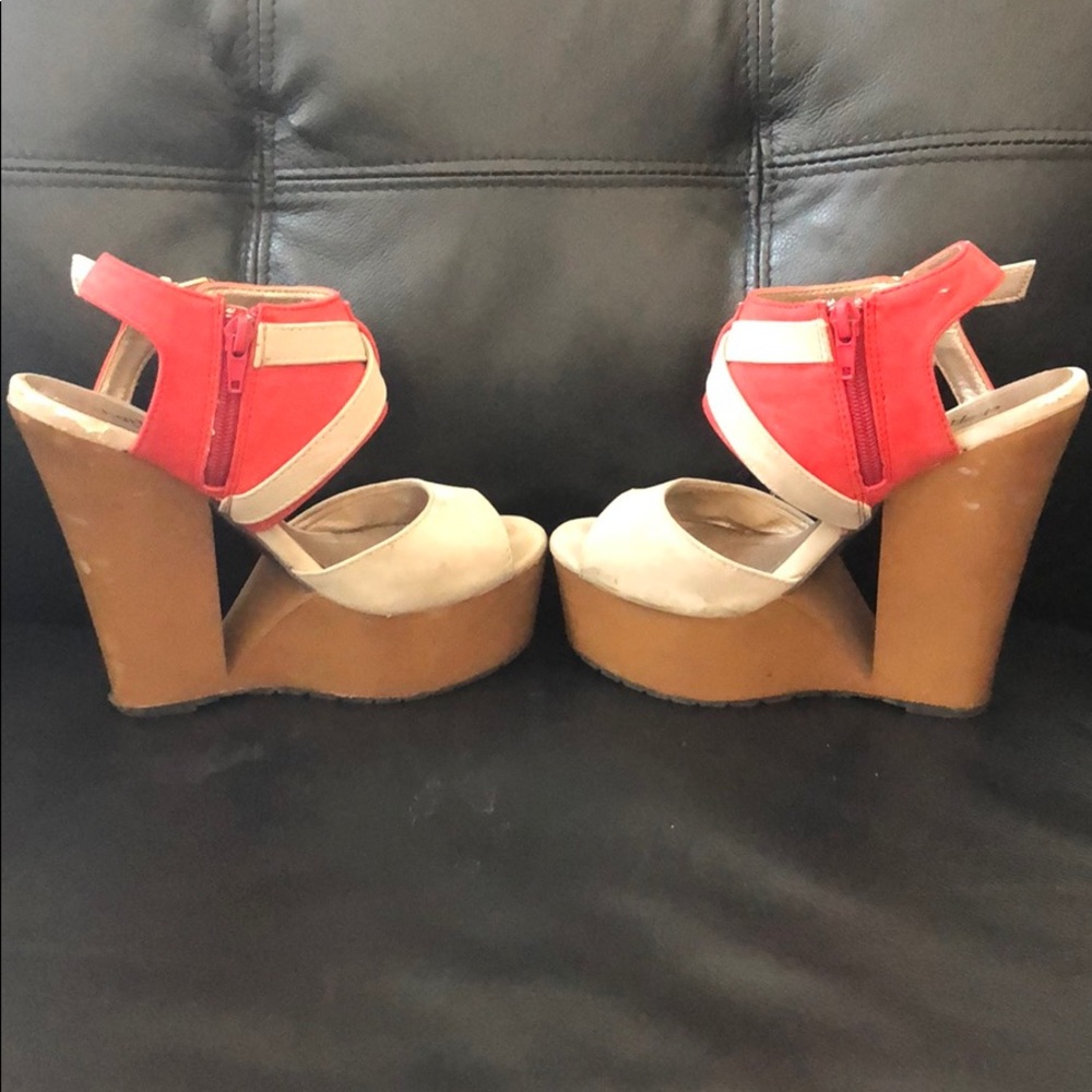 Vintage Y2K Cutout Wedges - Picture 2 of 5